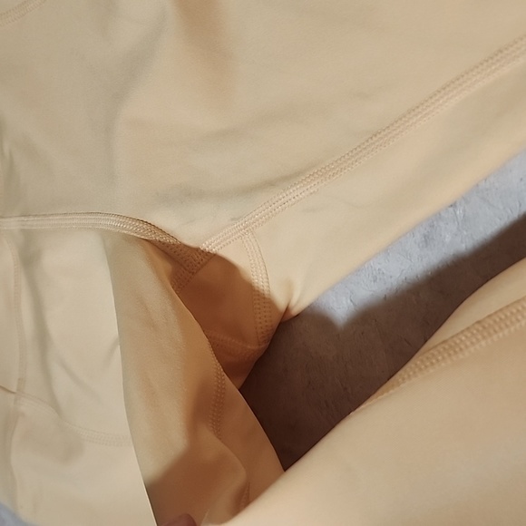 Girlfriend collective capris size XS - Picture 4 of 7